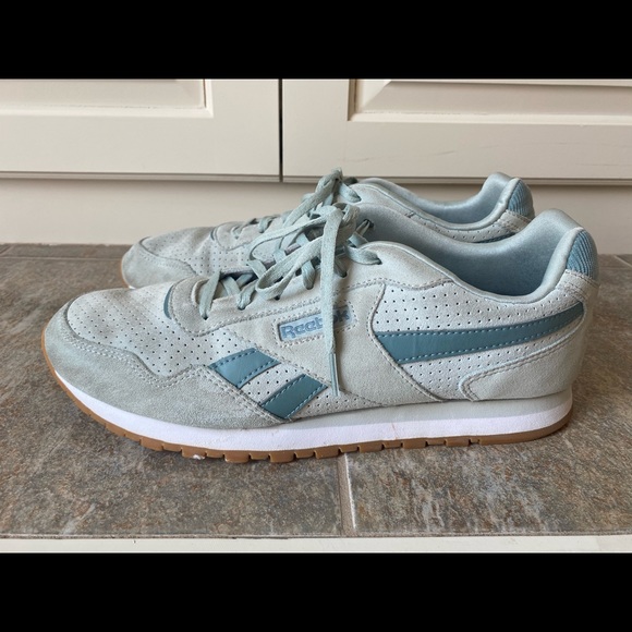Women’s Size 11 Reebok Women's Classic Harman Run - Picture 2 of 3
